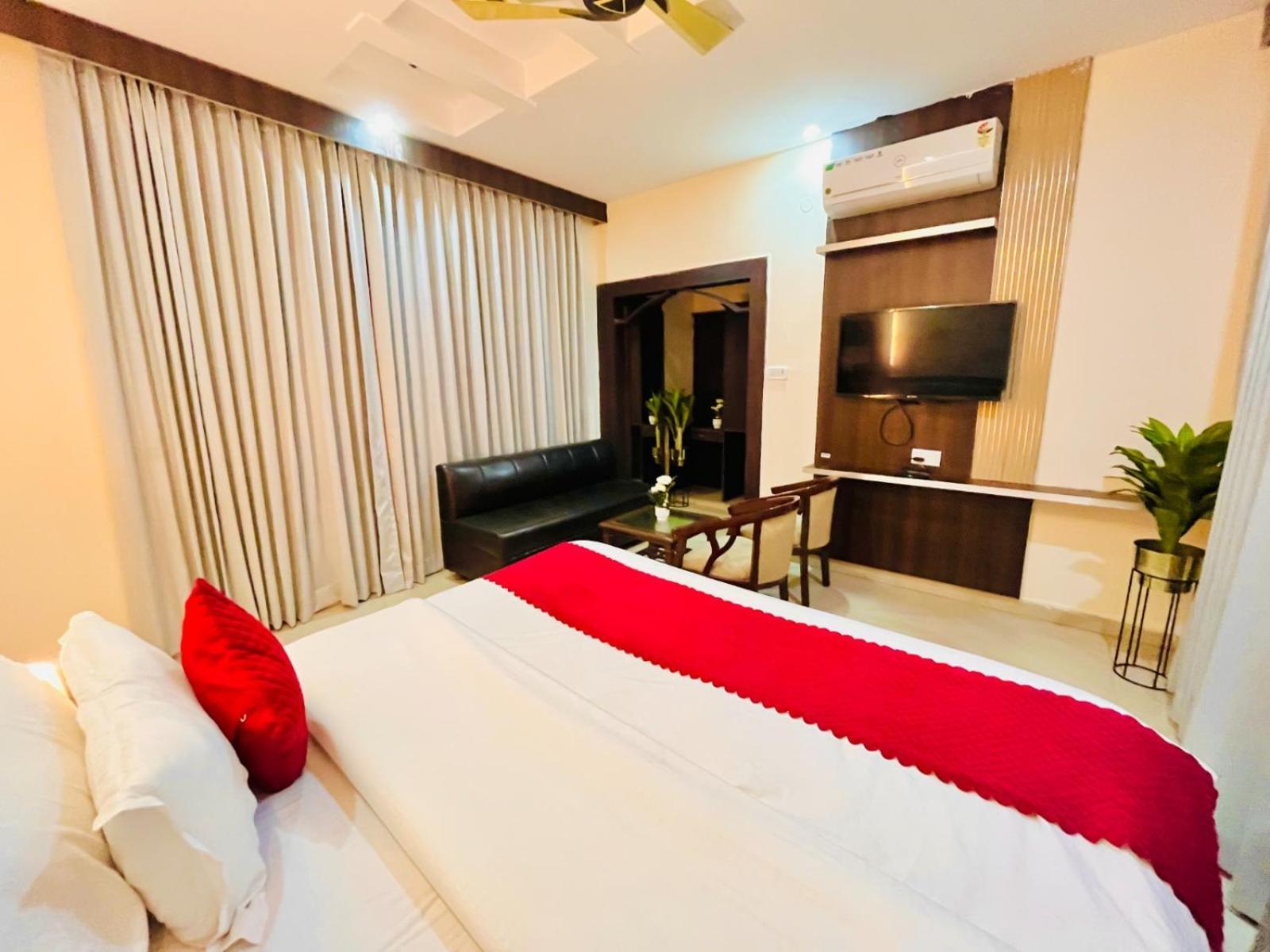 Hotel Ramawati Near Ganga Ghat Харідвар Екстер'єр фото
