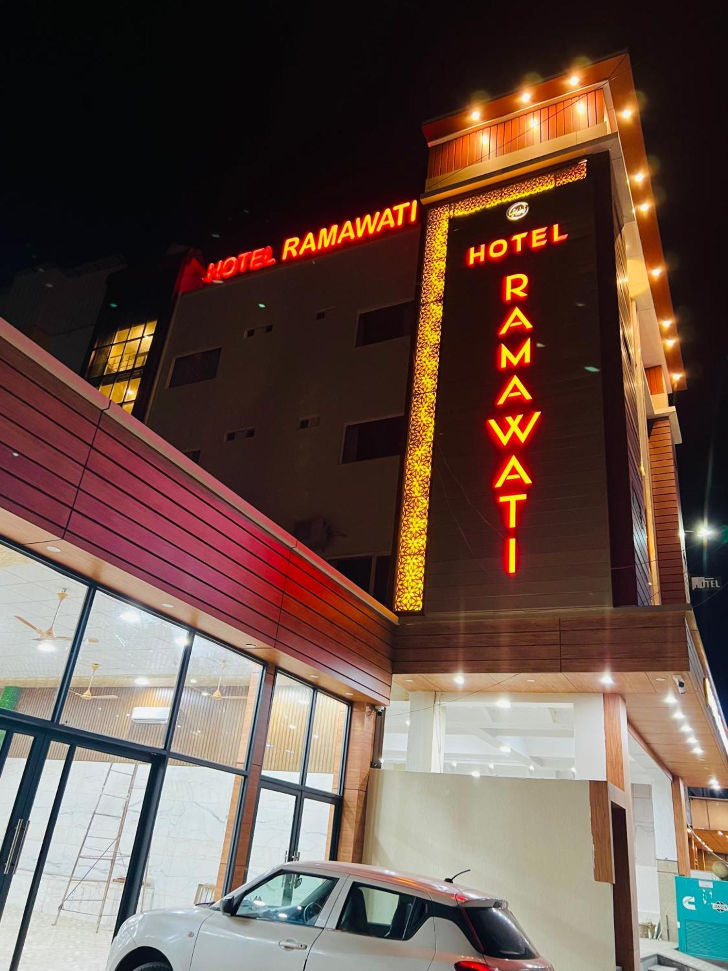 Hotel Ramawati Near Ganga Ghat Харідвар Екстер'єр фото